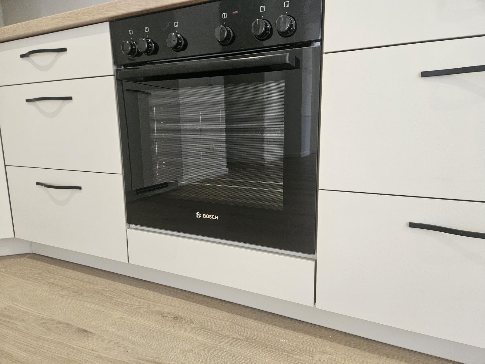 Bosch-Backofen in der Einbauküche